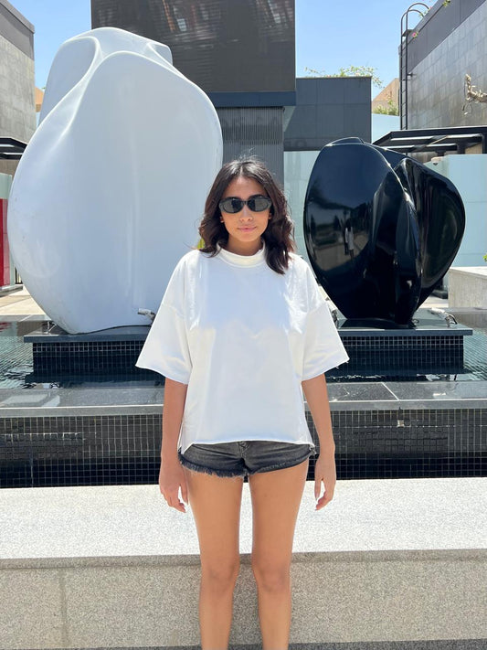 Basic white shirt with SHOSH logo