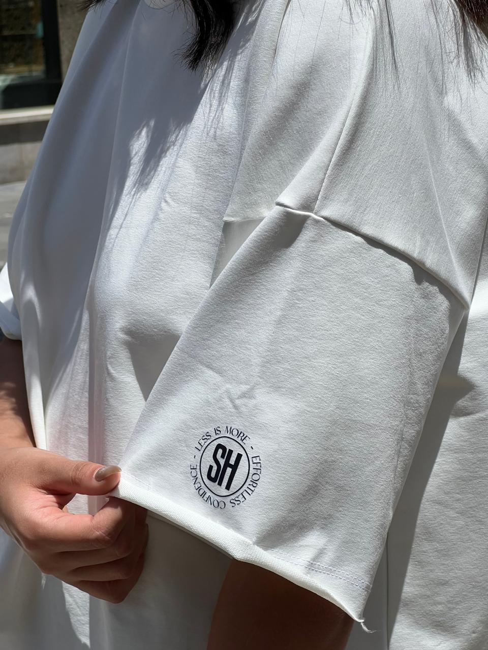 Basic white shirt with SHOSH logo